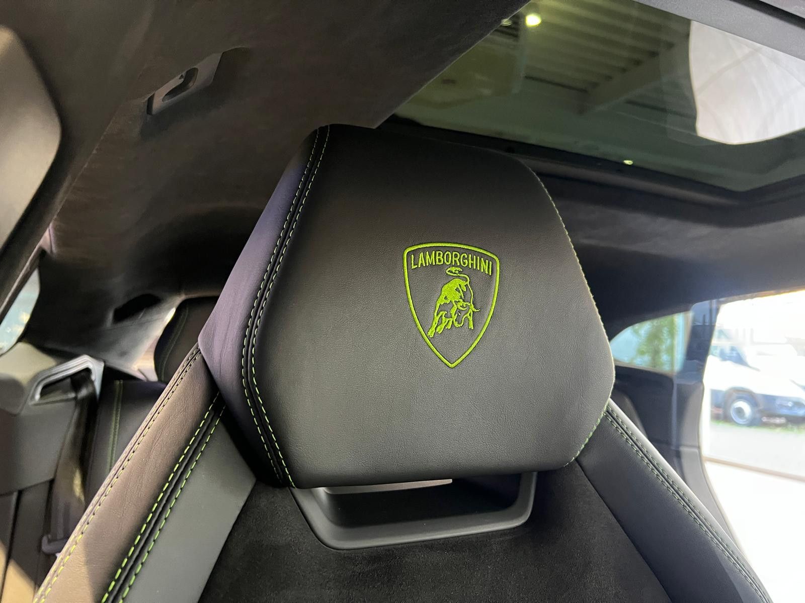 Lamborghini Urus *Großes Carbon Paket*Akrapovic*Garantie