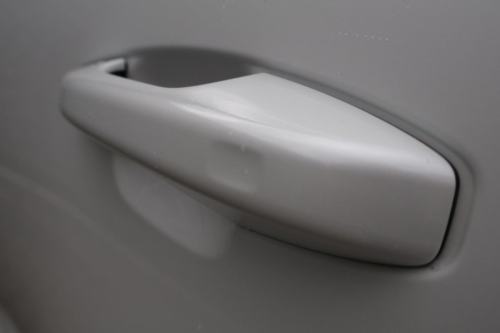 Volvo XC40 2.0 B4 Plus Dark | AHK| ACC |2WD| Beheizbar