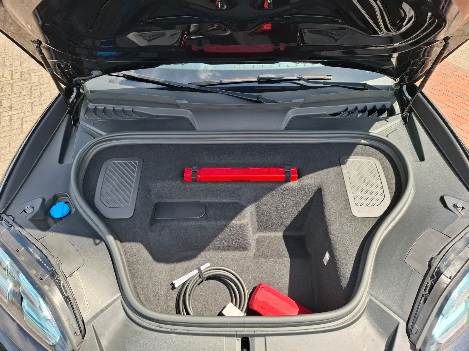 Porsche Macan E Turbo Burmester Sitzlüftung  HA-Lenkung