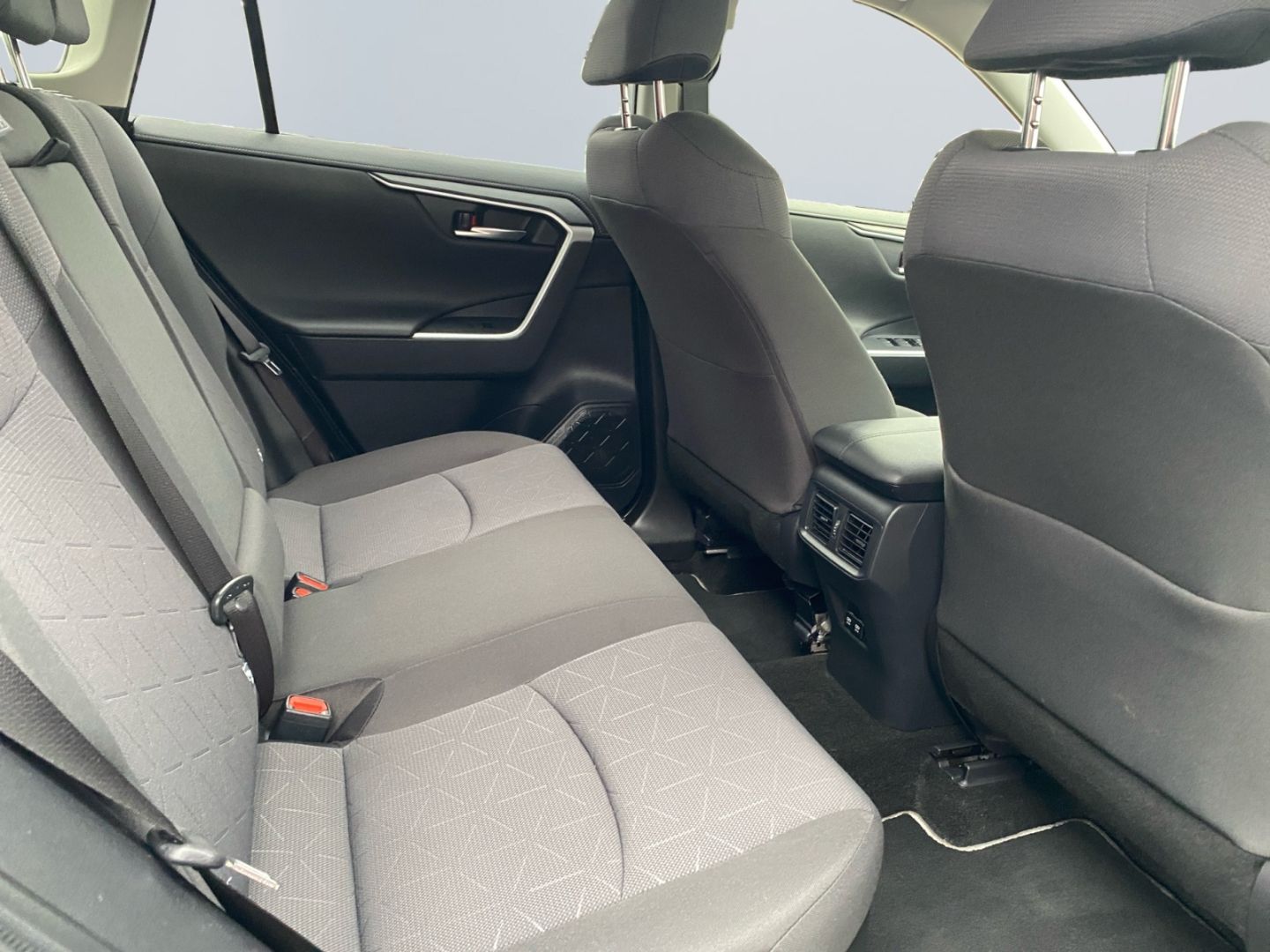 Toyota RAV 4 2.5 4x4 Hybrid - Samsaru's Car Outlet