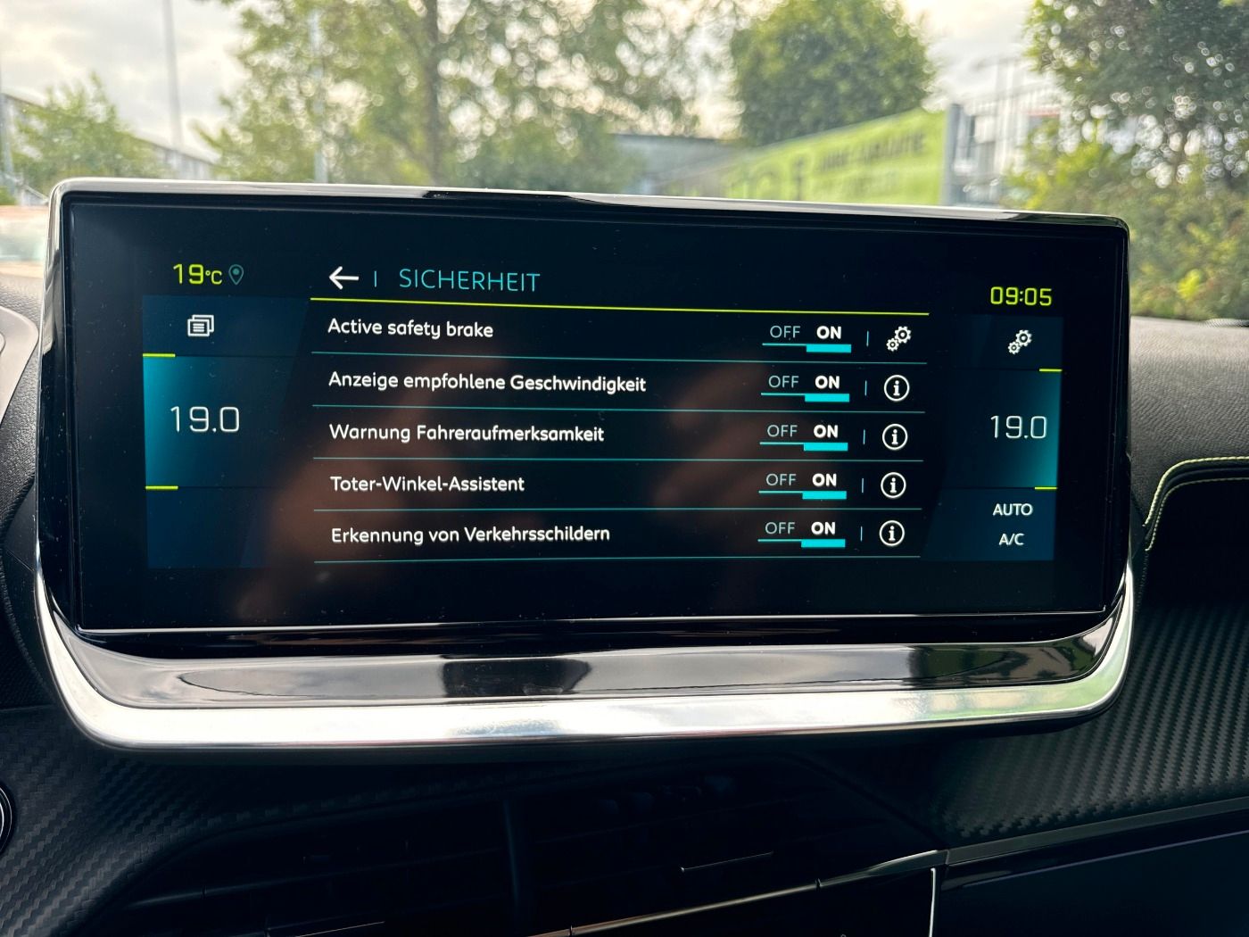 Peugeot 2008 e- GT Pack - Samsaru's Car Outlet
