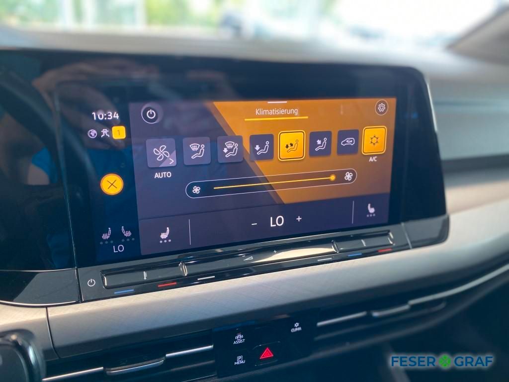 Volkswagen Golf VIII 1.5 TSI Life - Samsaru's Car Outlet