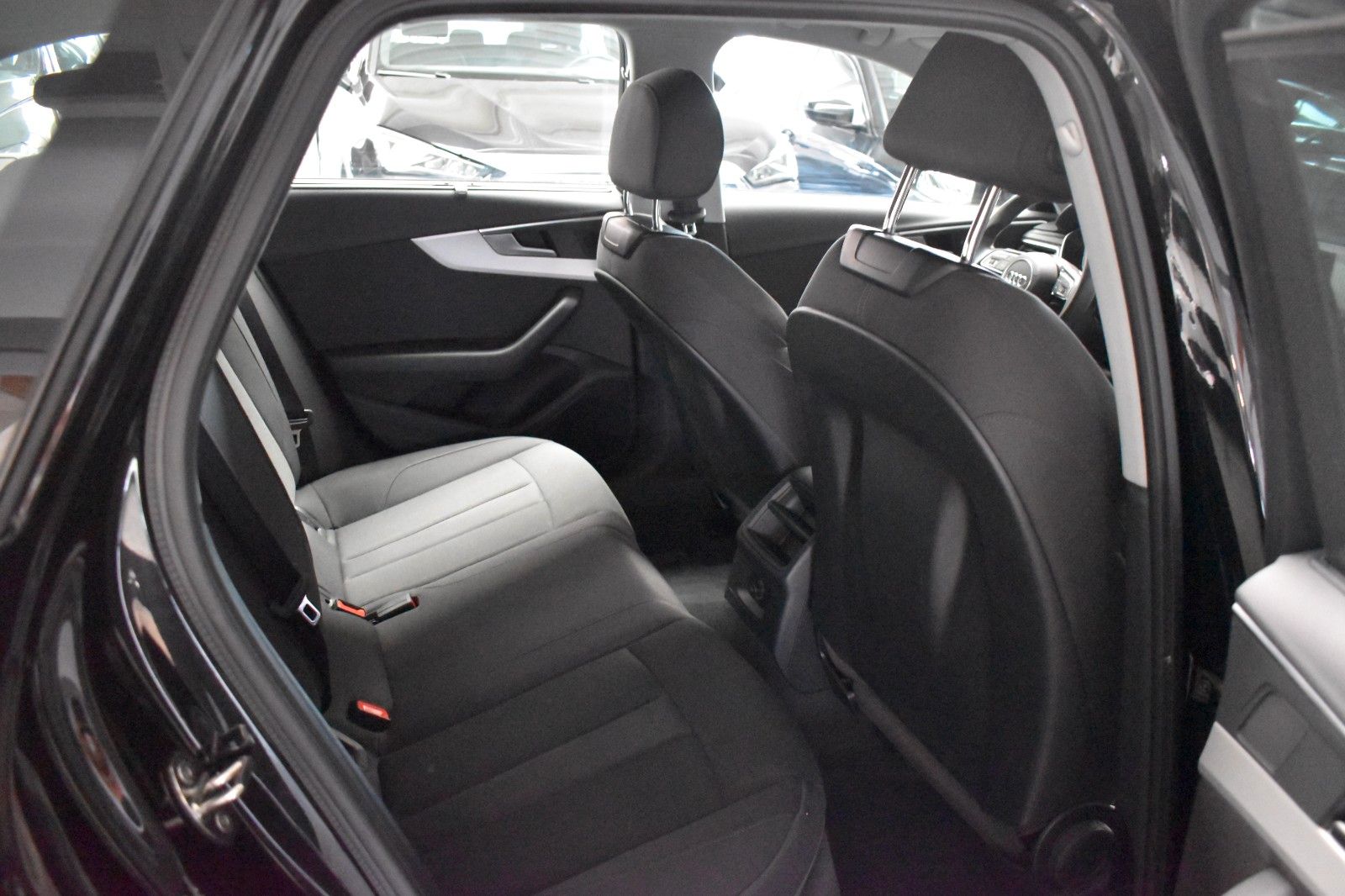 Audi A4 Avant 35 TDI - Samsaru's Car Outlet
