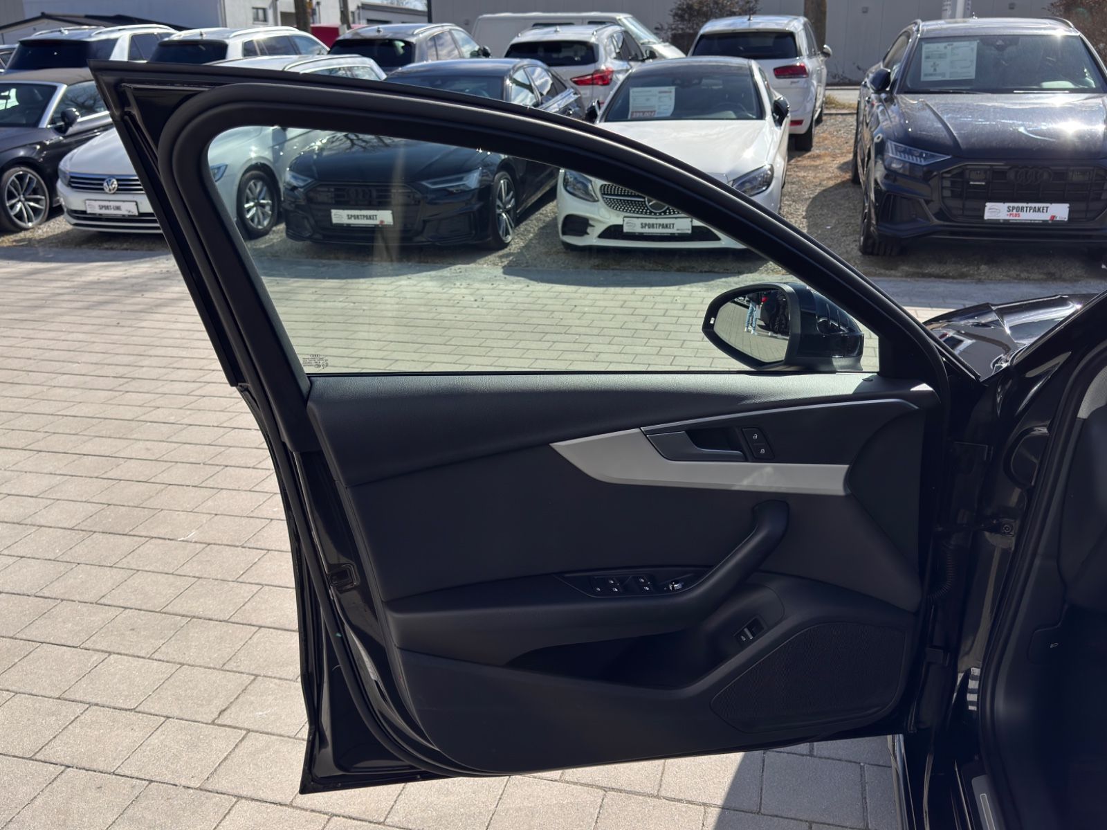 Audi A4 Av.40 TDI S line S-tr. - Samsaru's Car Outlet