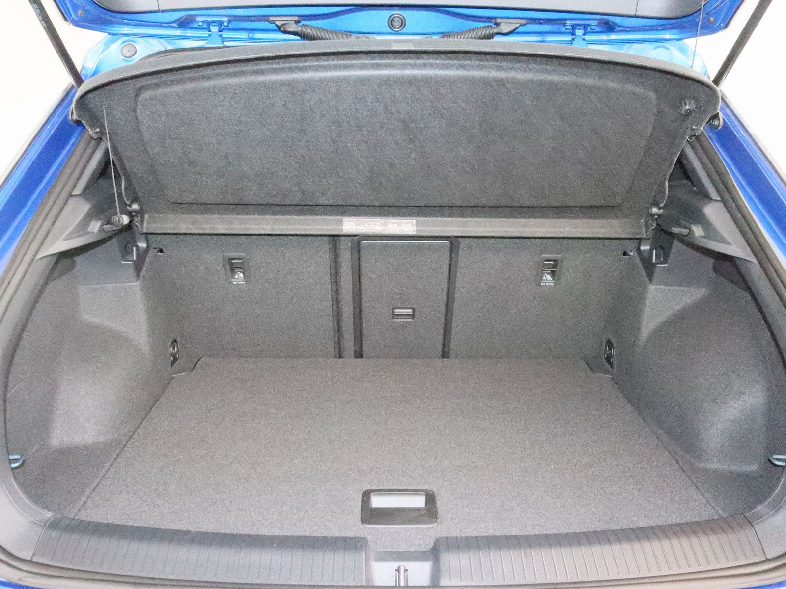 Volkswagen T-Roc 1.5 TSI Sport - Samsaru's Car Outlet