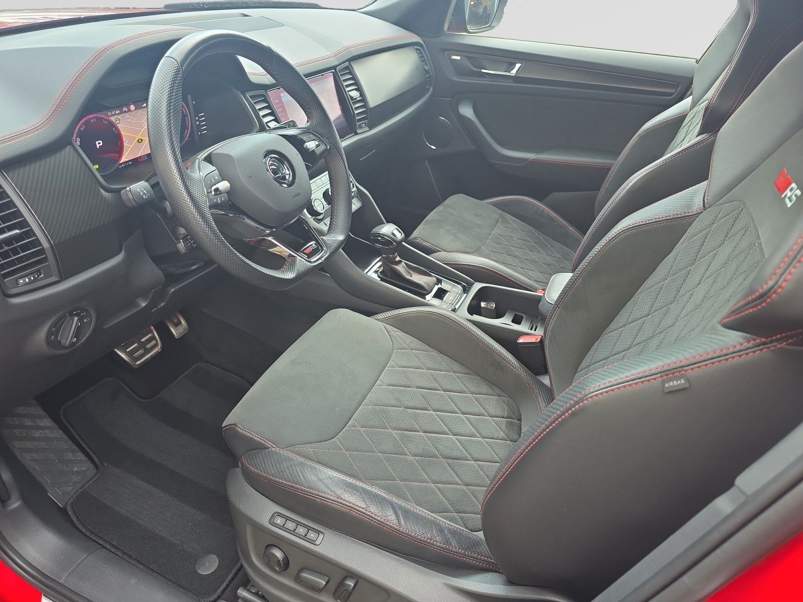 Skoda Kodiaq RS 4x4*ACC*7-Sitzer*AHK*Matrix-Beam*360°