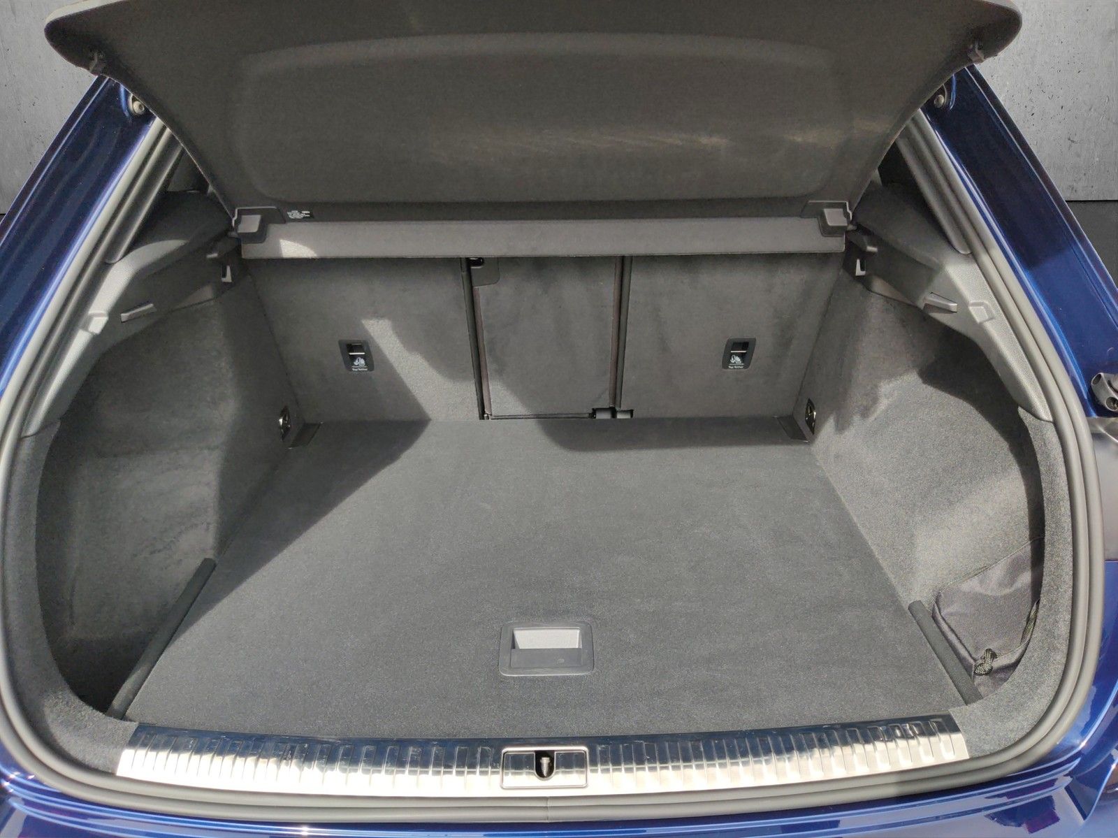 Audi Q3 40 TFSI quattro S line S tronic - Samsaru's Car Outlet