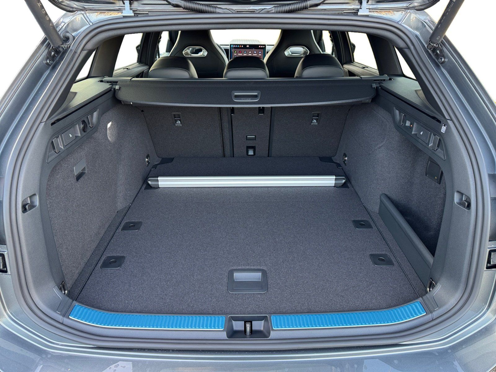 Volkswagen Passat Variant R-Line TDI DSG 4Motion|AHK|NAVI|A