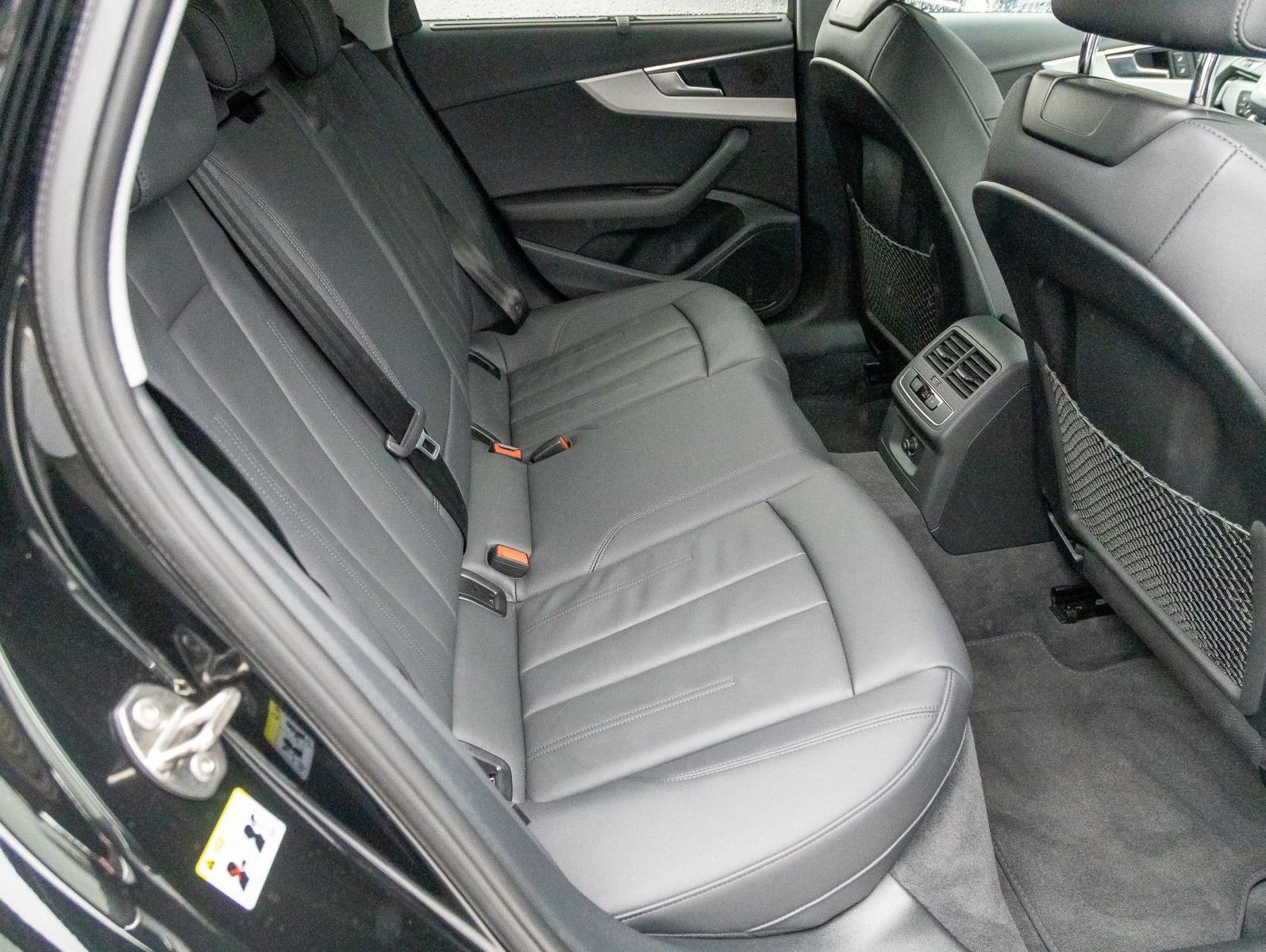 Audi A4 Avant 35TFSI Stronic - Samsaru's Car Outlet