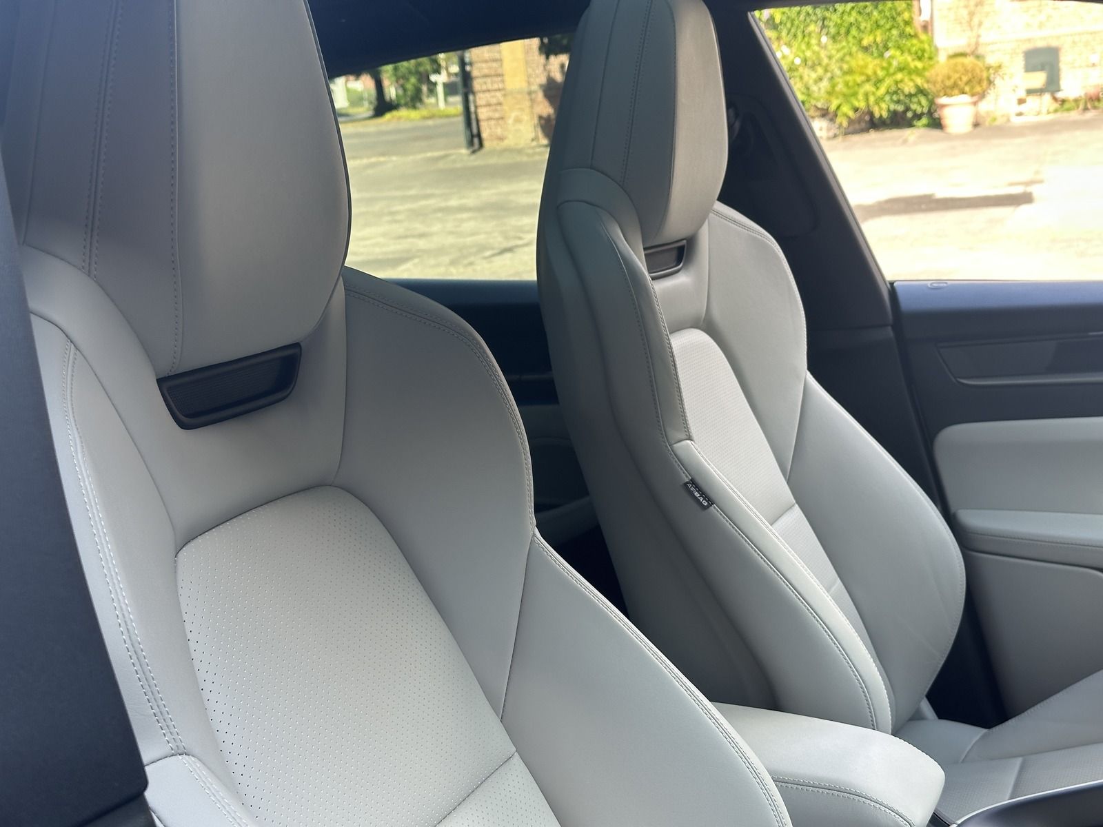 Porsche Macan 4 Exclusive - Samsaru's Car Outlet