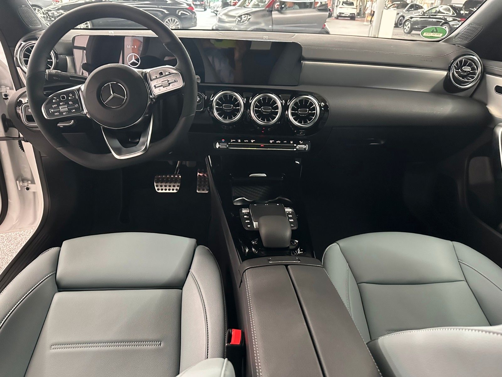 Mercedes-Benz CLA 250 e Coupé AMG Line - Samsaru's Car Outlet