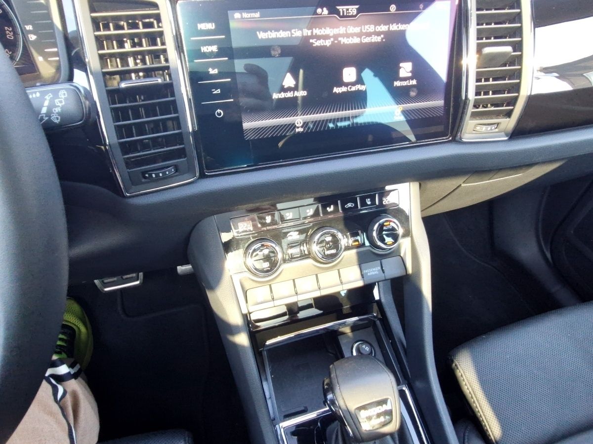 Skoda Kodiaq 2.0 TDI L&K DSG 4x4 Matrix Navi AHK Pano