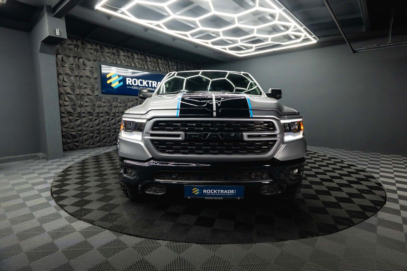 Dodge RAM 5.7 V8 HEMI 4x4 OFFROAD Night PUNISHER 19%
