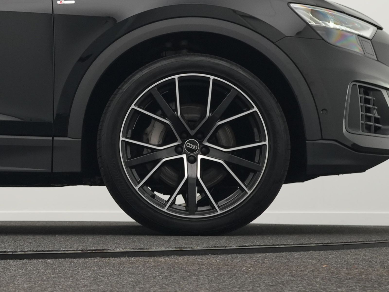 Audi Q8 55 TFSI quattro tiptronic 2x S line