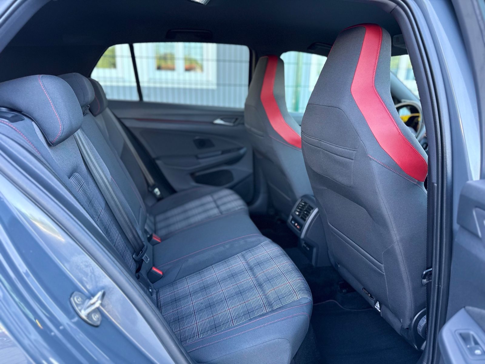 Volkswagen Golf VIII Lim. GTI - Samsaru's Car Outlet
