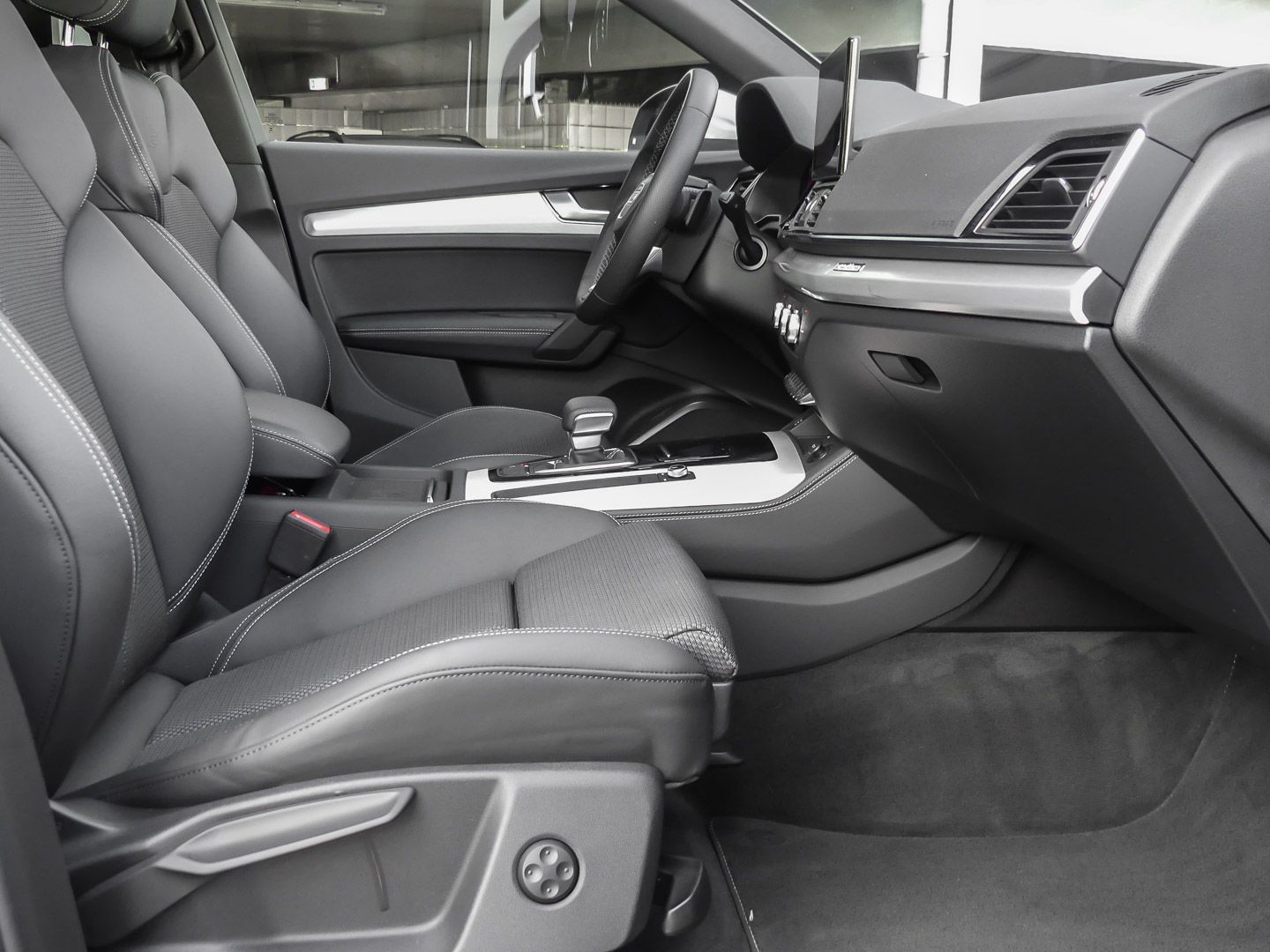 Audi Q5 S line 50 TDI quattro - Samsaru's Car Outlet