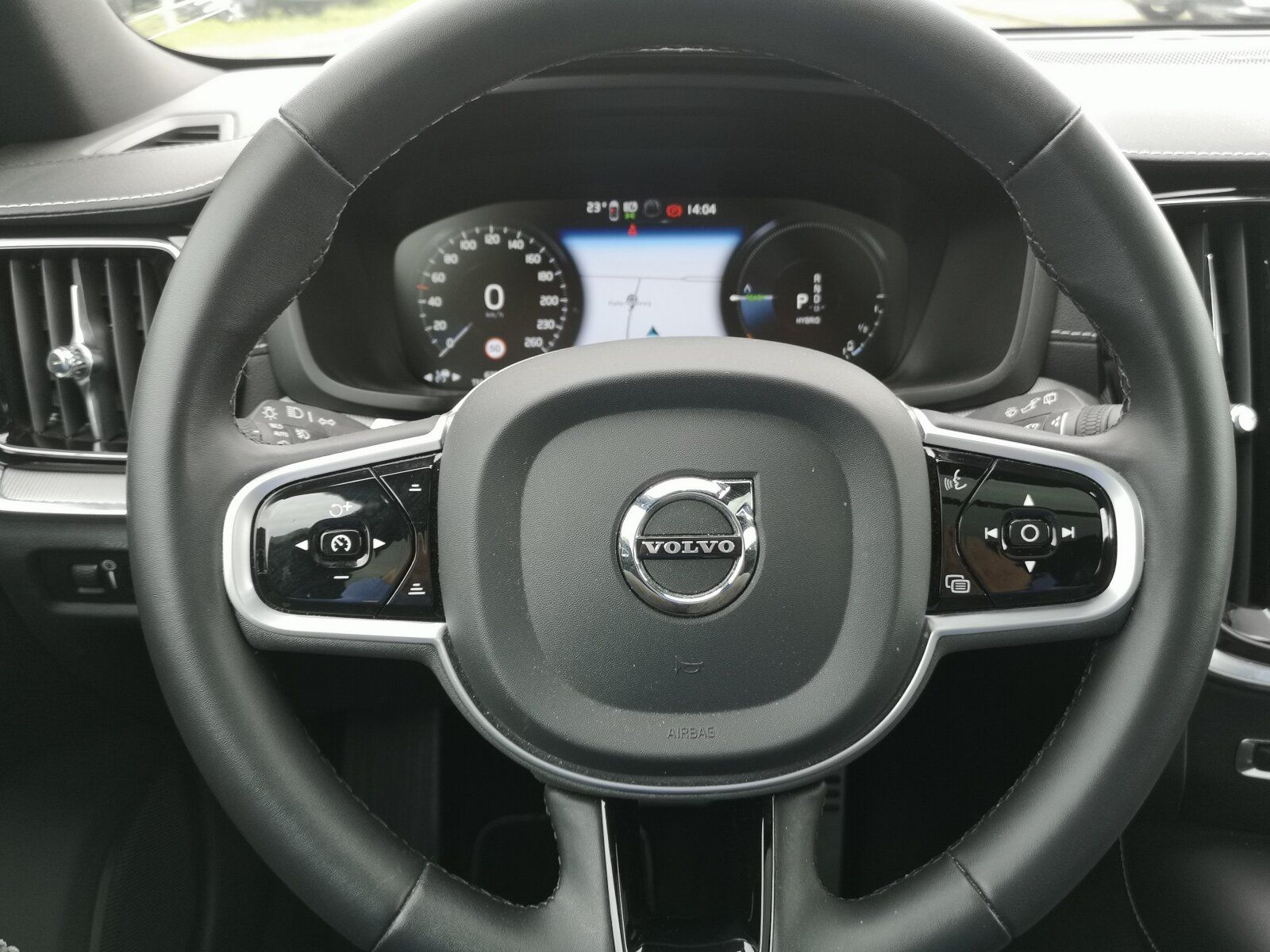 Volvo V60 Recharge T8 Plus Dark Long Range PANO|AHK|