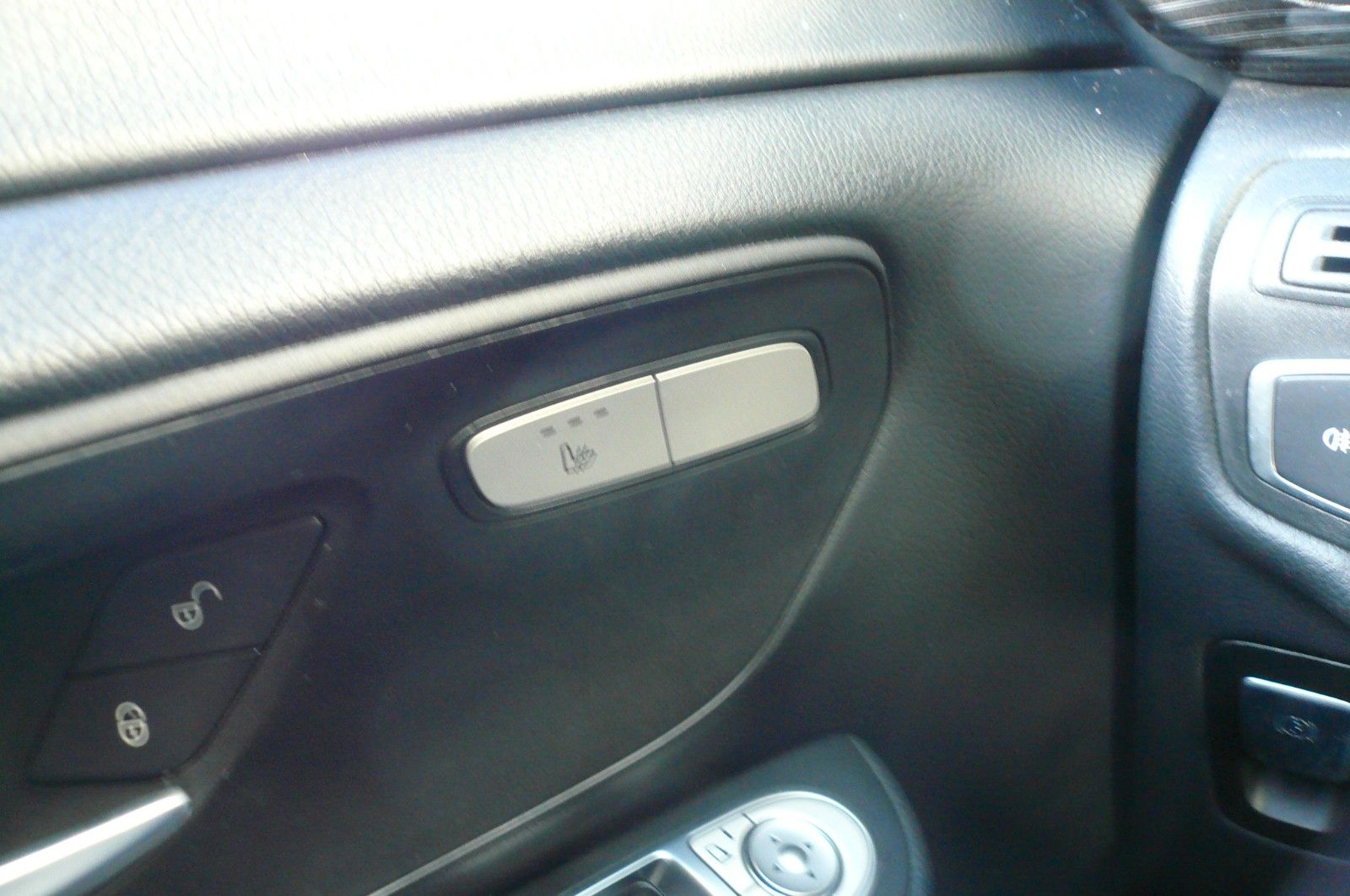 Mercedes-Benz V 220 d RISE - Samsaru's Car Outlet
