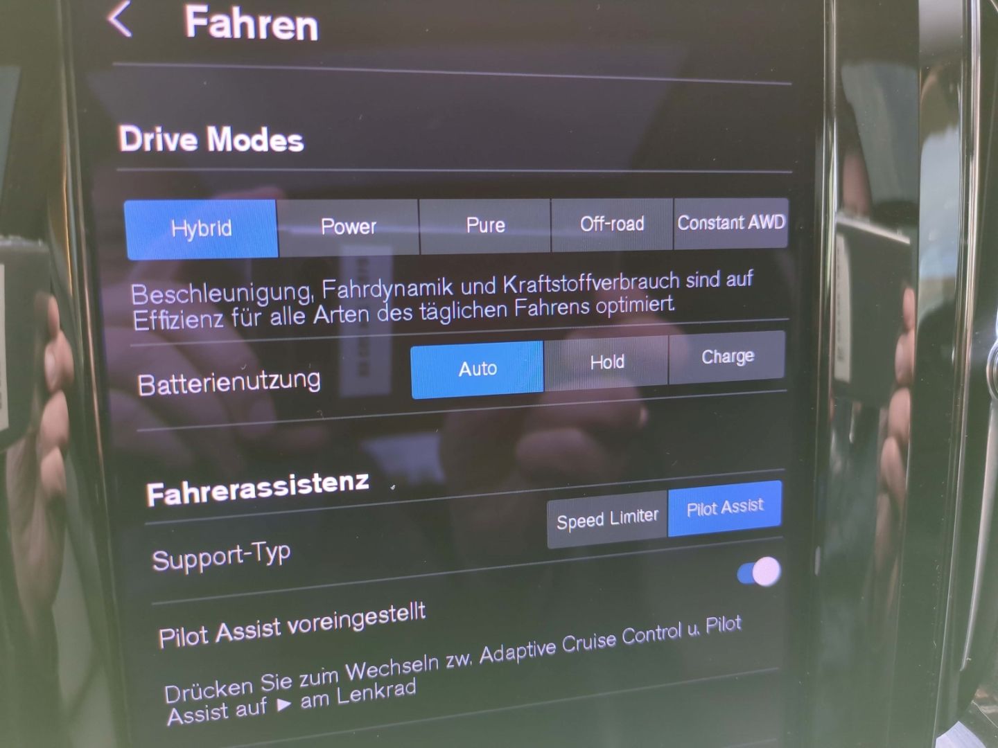 Volvo XC60 Plus Dark Recharge Plug-In Hybrid AWD T8 Tw