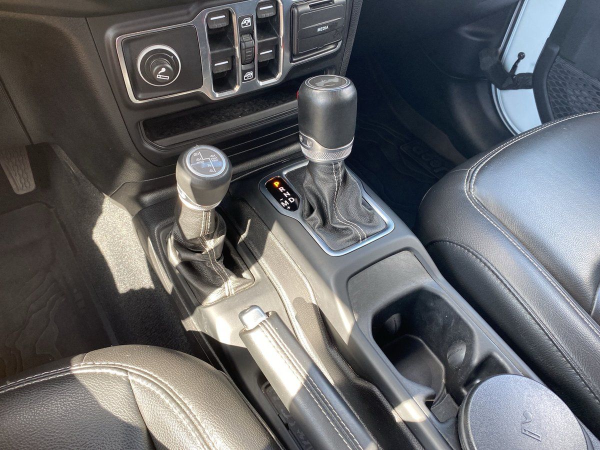 Jeep Wrangler UNLIMITED SAHARA SKY ONE KAMERA+NAVI