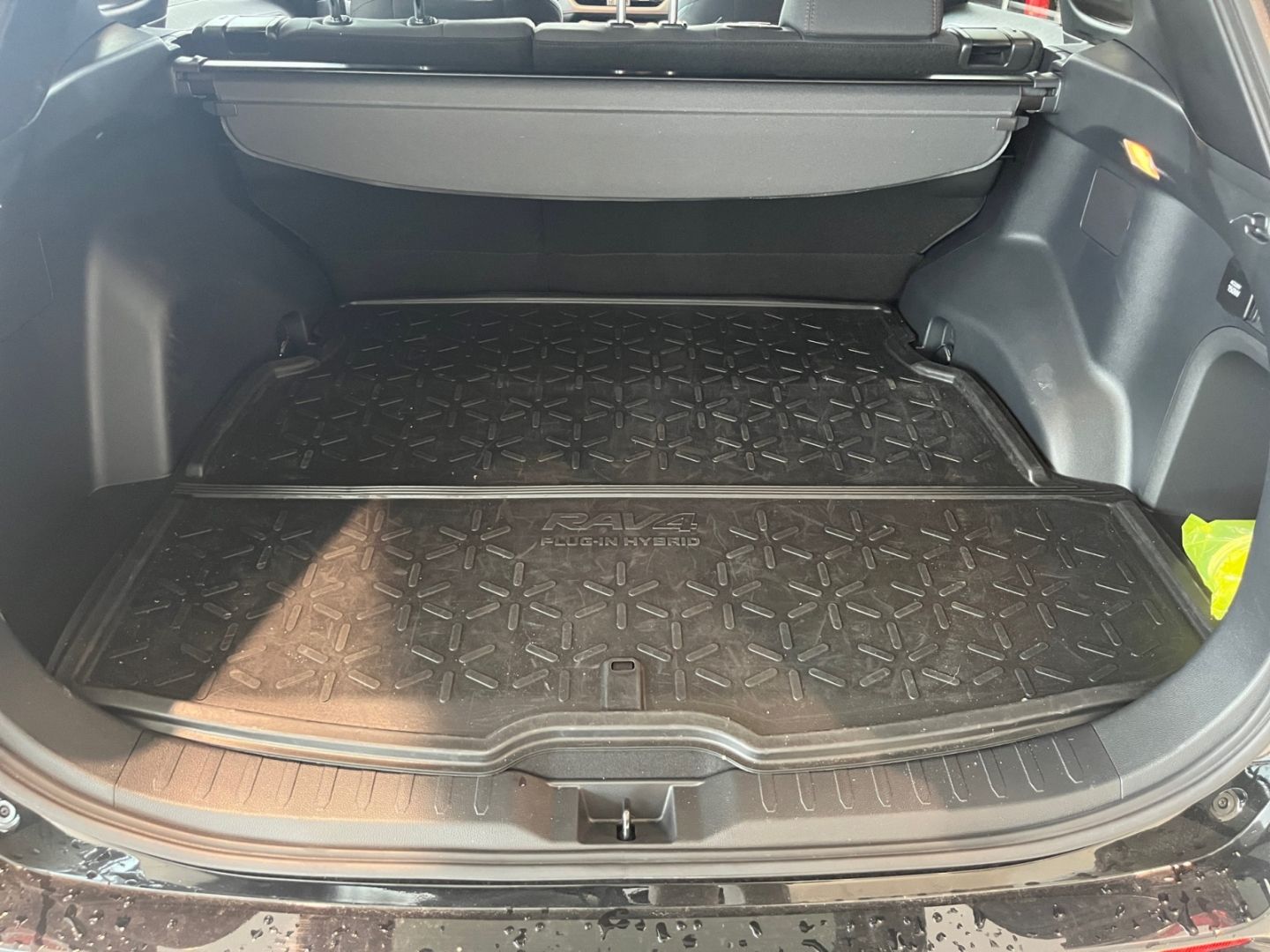 Toyota RAV 4 Plug-in-Hybrid 4x4 Technik - Samsaru's Car Outlet