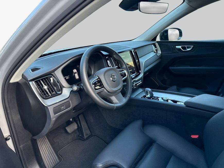 Volvo XC60 B5 B AWD Plus Dark