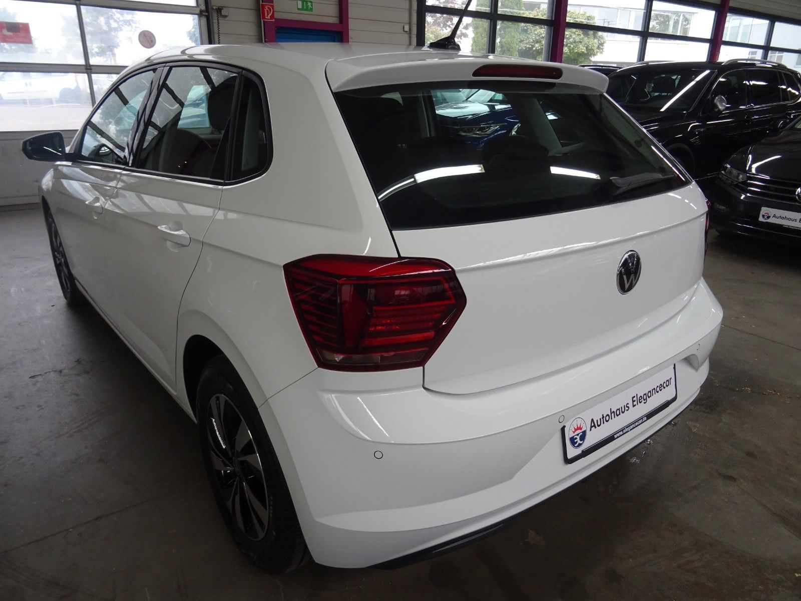 Volkswagen POLO 1.0 TSI Comfortline - Samsaru's Car Outlet