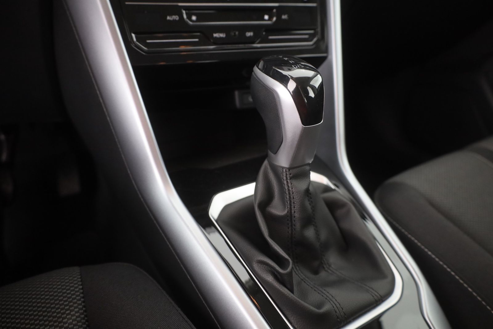 Volkswagen T-Roc 1.5 TSI DSG - Samsaru's Car Outlet