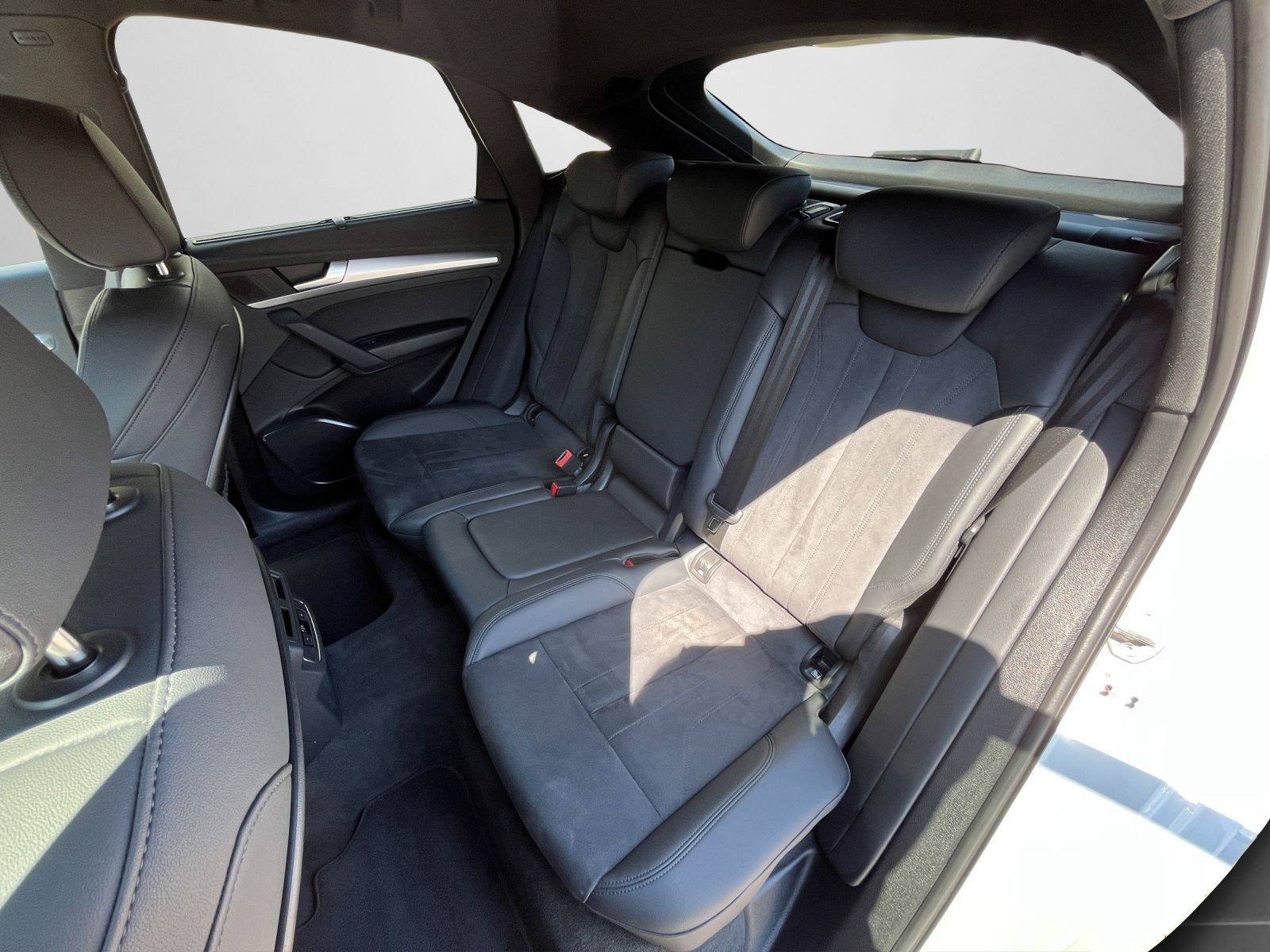 Audi Q5 Sportback S line 45 TFSI - Samsaru's Car Outlet