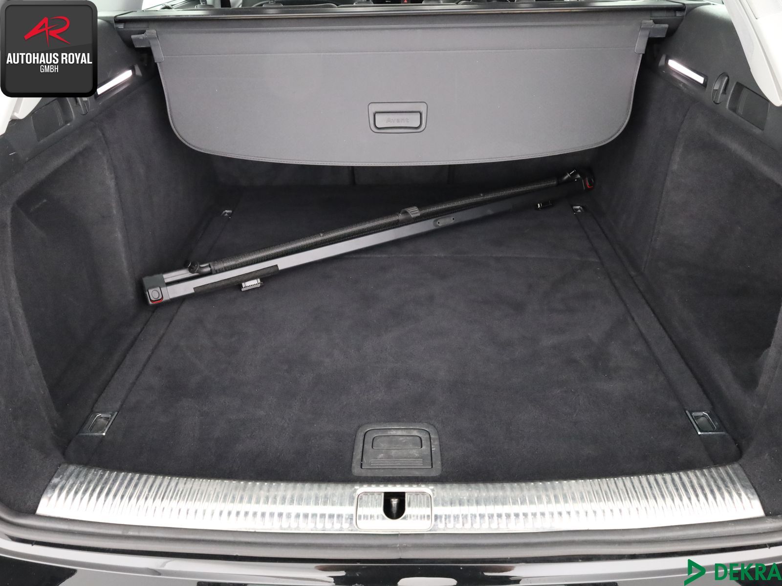 Audi A4 Avant 35 TDI S LINE - Samsaru's Car Outlet