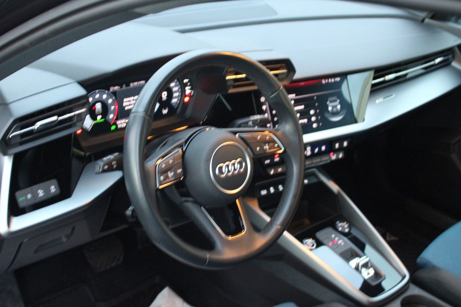 Audi A3 Sportback 35 TFSI advanced - Samsaru's Car Outlet
