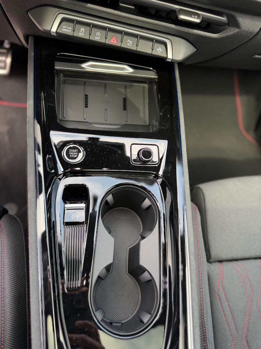 Audi Q3 Sportback S-LINE quattro+AHK+PANO+SONOS