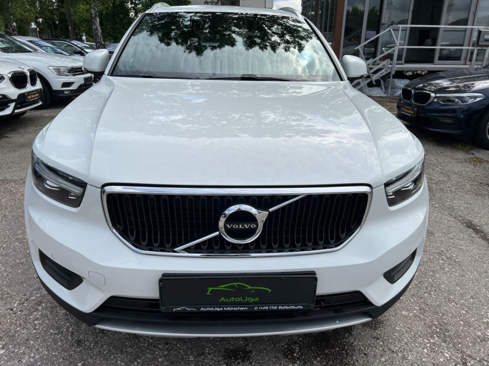 Volvo XC40 T3 Momentum Pro - Samsaru's Car Outlet