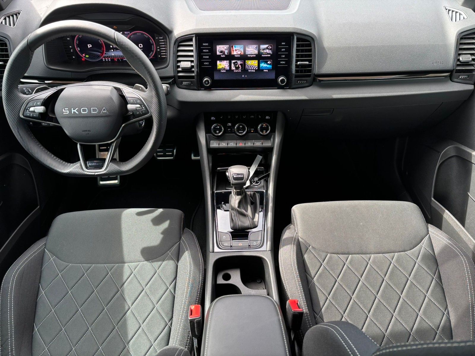 Skoda Karoq Sportline *AHK/Navi/ACC/SHZ/Garantie*