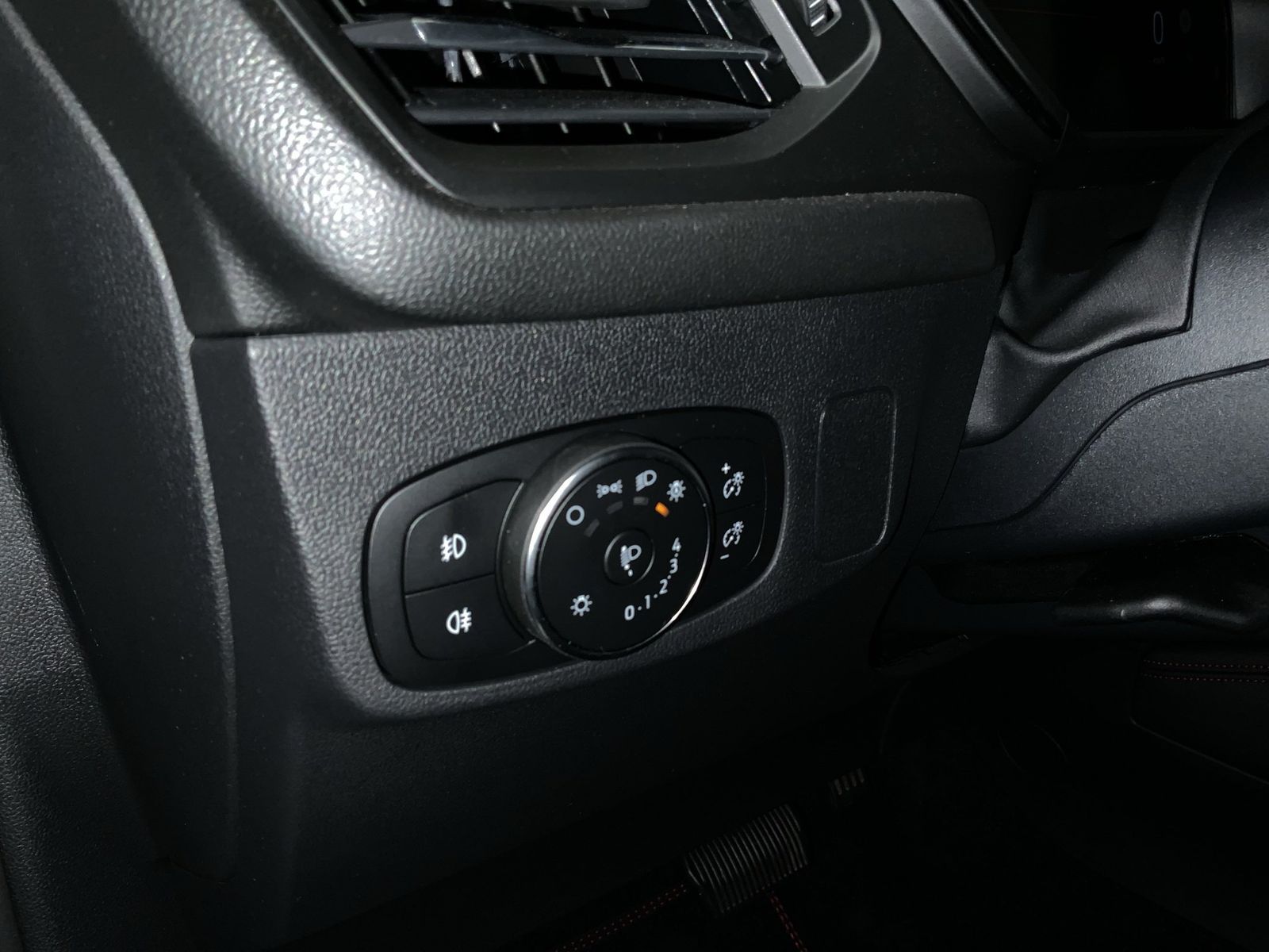 Ford Focus ST-Line X Turnier Aut.*AHK*ACC*HUD*KAM*NAV