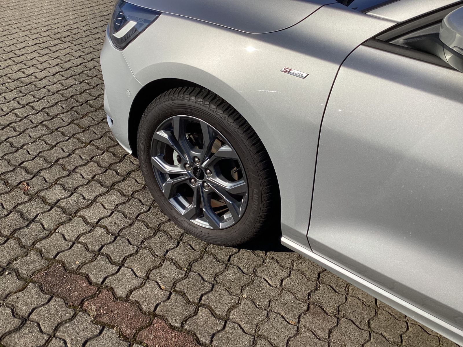 Ford Focus Turnier ST-Line X, AHK / ACC / WinterP./