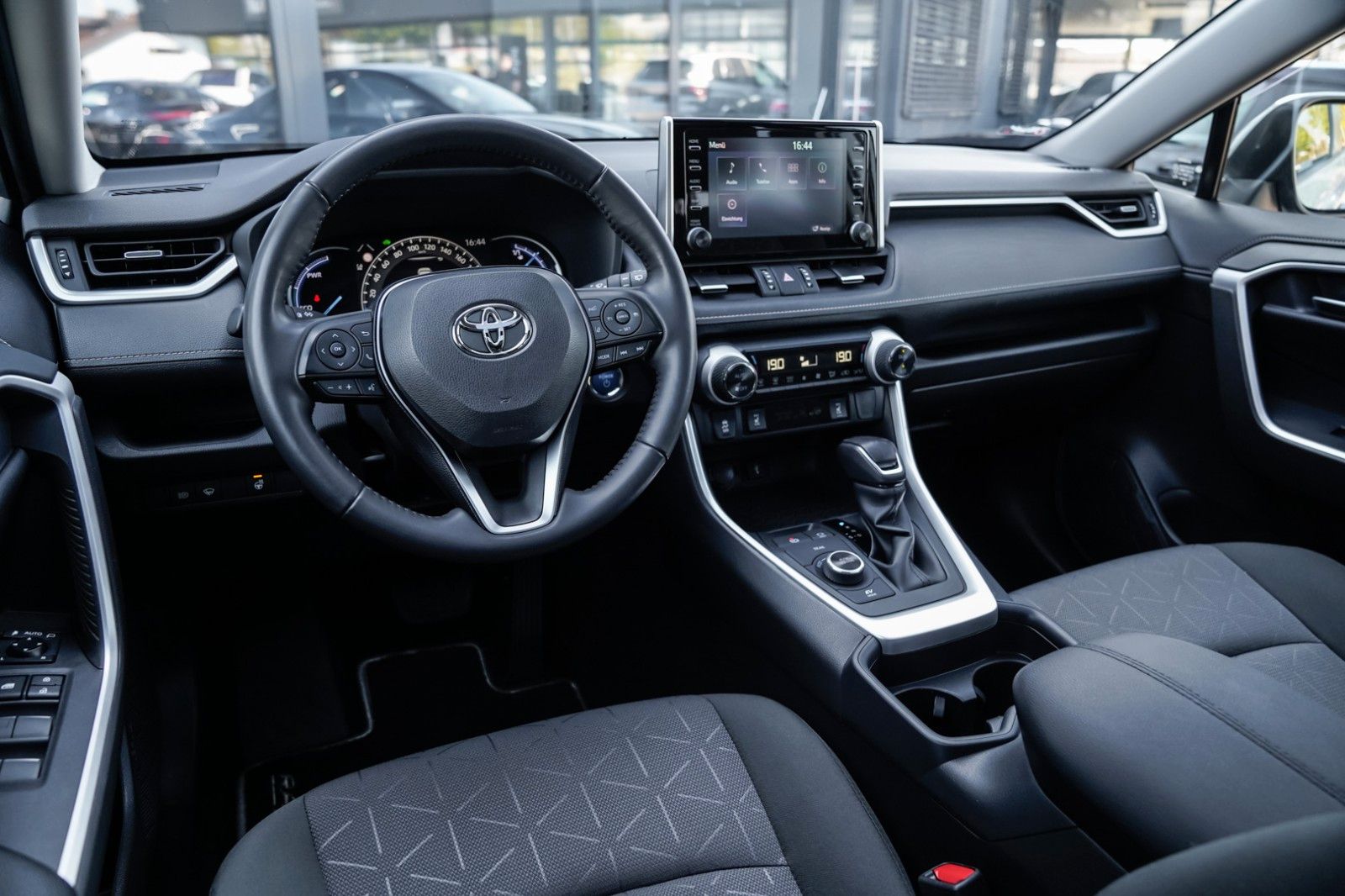Toyota RAV4 Hybrid 4x4 - Samsaru's Car Outlet
