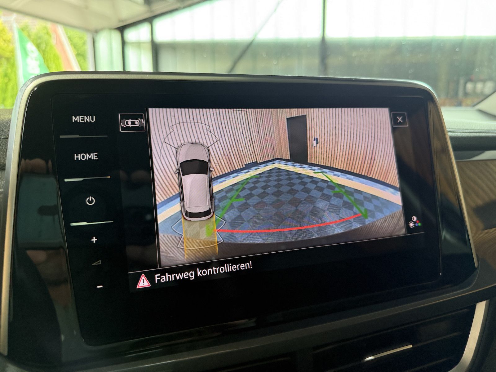 Volkswagen T-Roc 2.0 TDI Style - Samsaru's Car Outlet