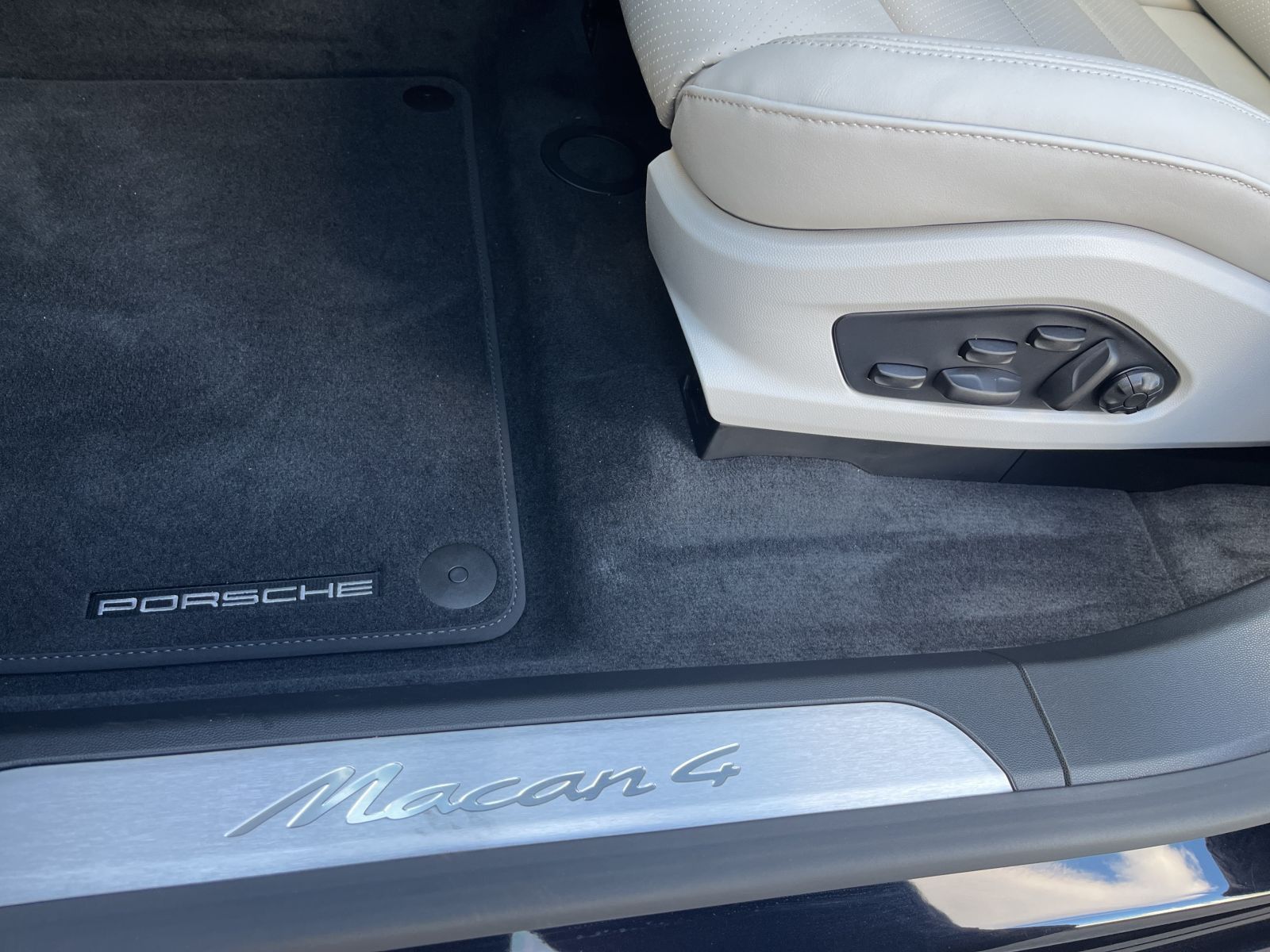 Porsche Macan 4 Pano.,BOSE,Privacy,PASM,Servo+,Sport Chr