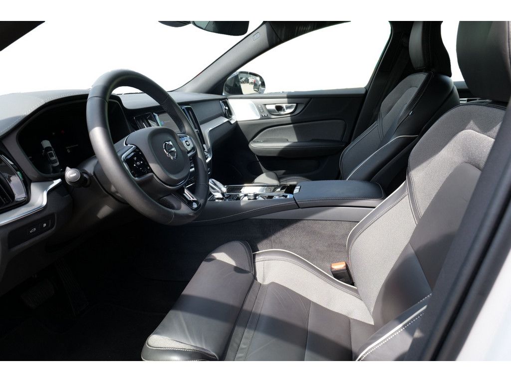 Volvo S60 Lim. T8 Ultimate Dark Recharge Plug-In Hybri