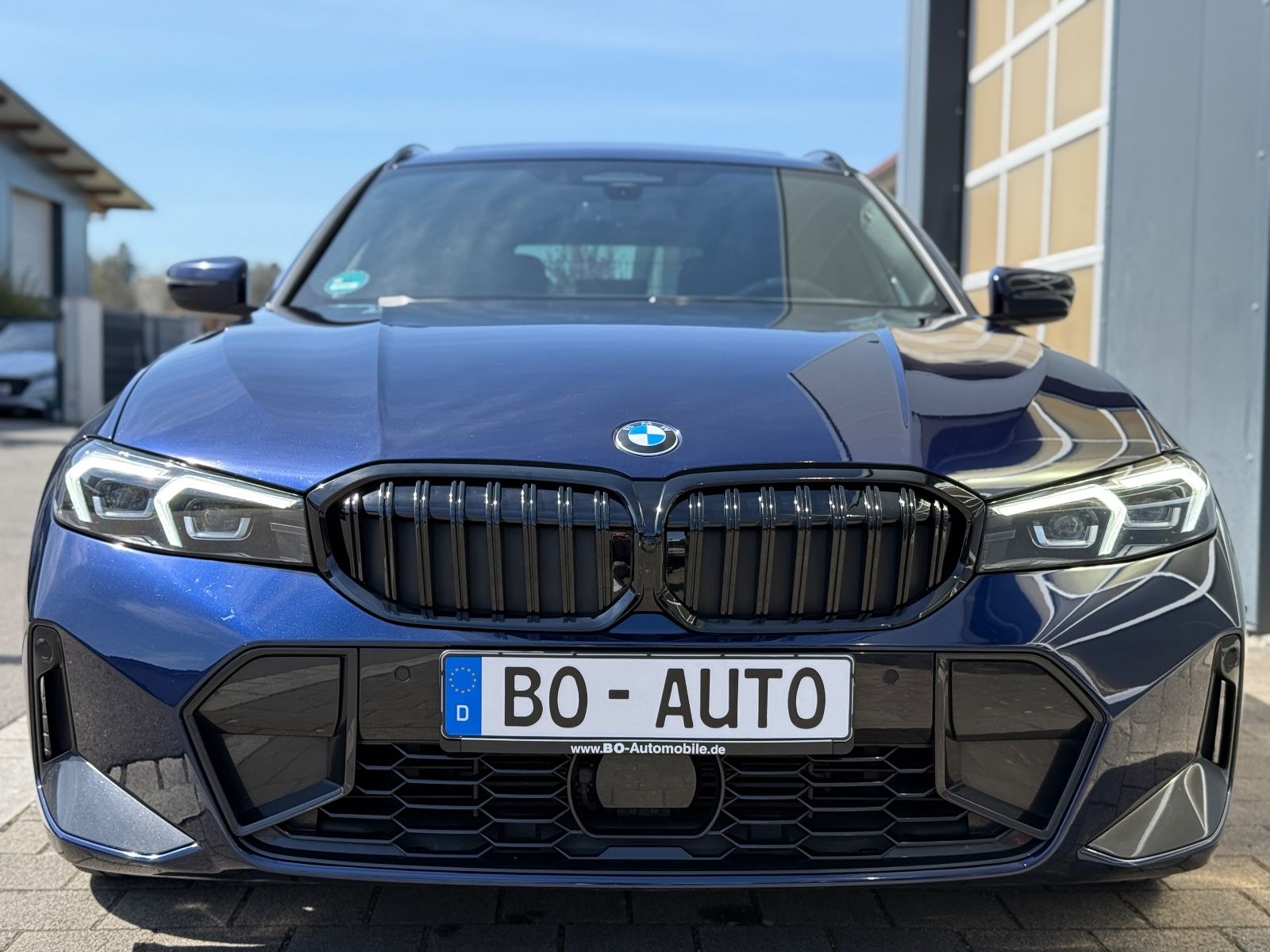 BMW 320 d xDrive M-SPORT - Samsaru's Car Outlet