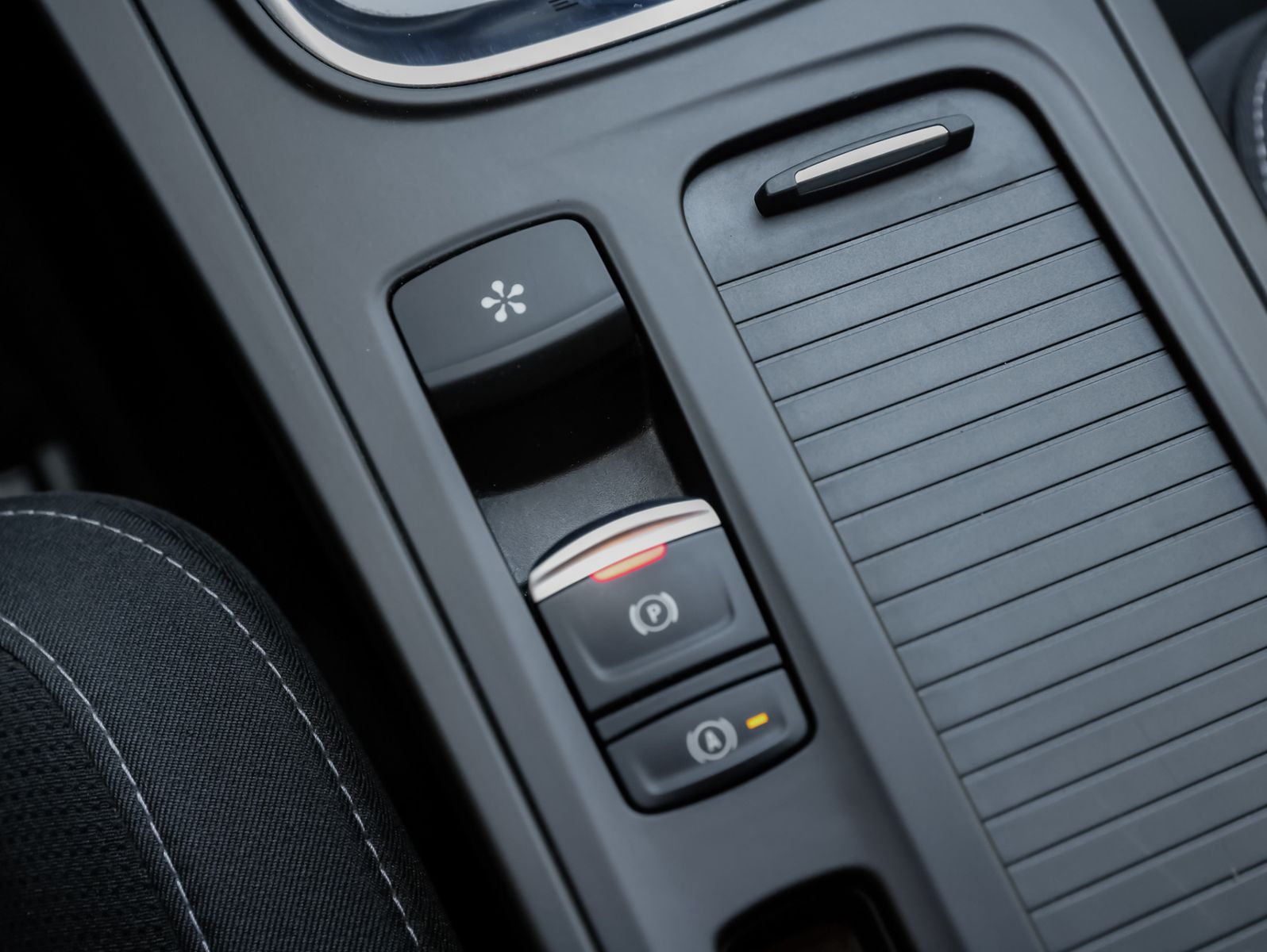 Renault Megane Grandtour ZEN E-TECH Plug-in - Samsaru's Car Outlet