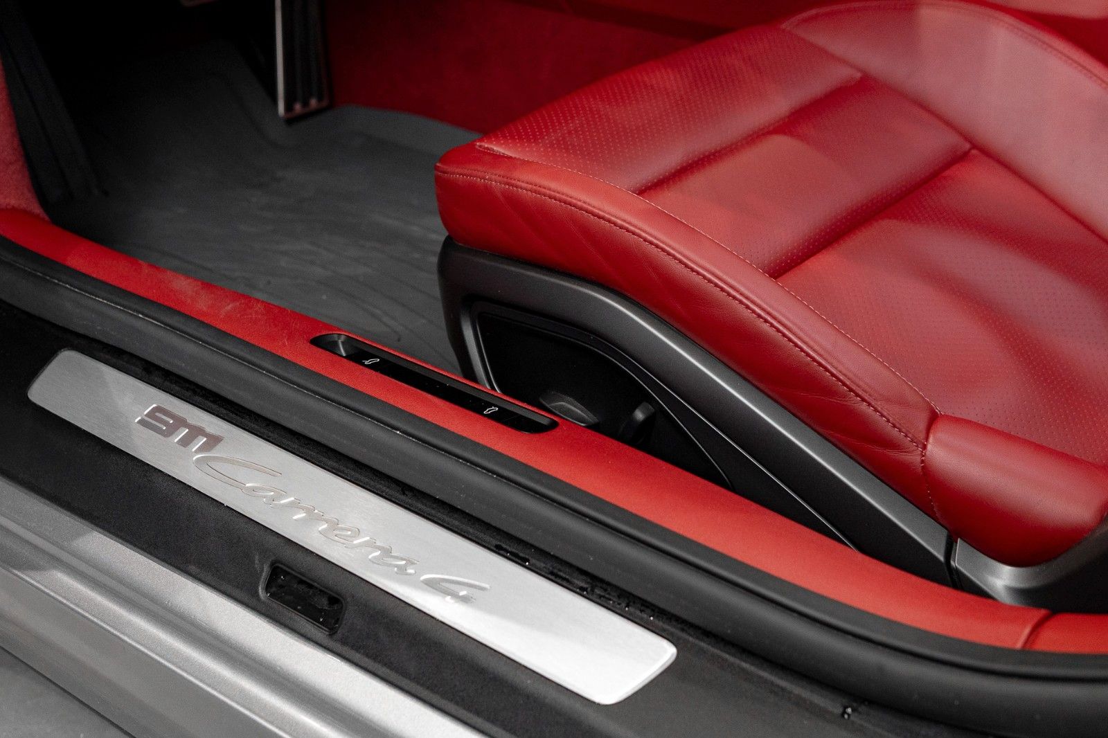 Porsche 911 992 Carrera 4 GT - Samsaru's Car Outlet