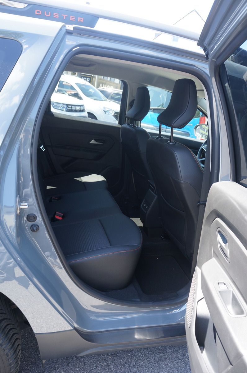 Dacia Duster TCe150AUTOM - Samsaru's Car Outlet