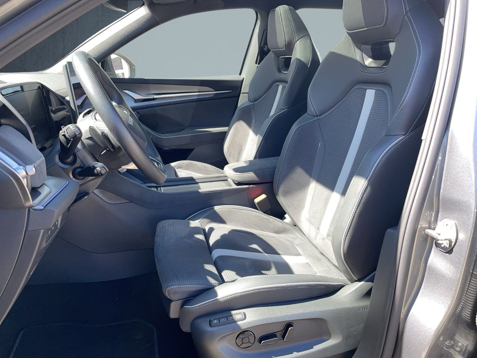 Skoda Kodiaq Sportline 2.0 TDI 4x4 DSG AHK+Pano+7Si+Hu