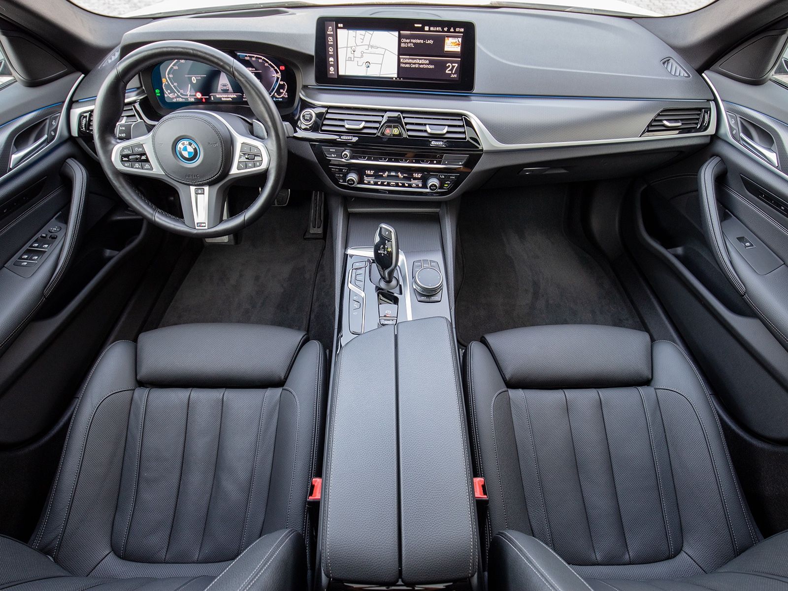 BMW 530e xD M-Sport 360°LenkHz.HuD Sitzlüft.PANO