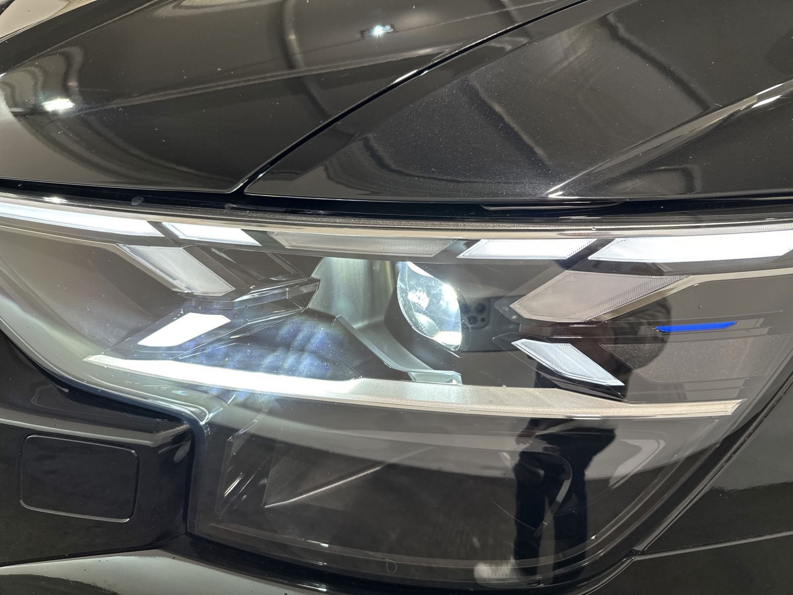 Audi Q8 50 TDI QUATT S LINE HD-MATRIX+AHK+RAUTE+PANO+