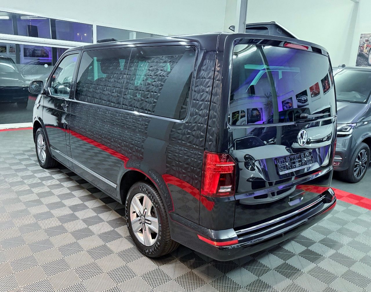 Volkswagen T6.1 Multivan 2.0 TDI DSG 4Motion - Samsaru's Car Outlet