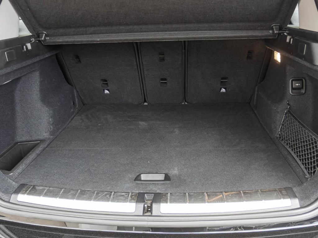 BMW X1 18d - Samsaru's Car Outlet