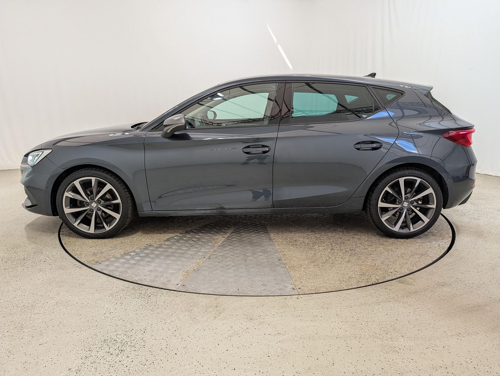 Seat Leon 1.5 eTSI DSG FR AHK|Navi|LED|Winter|18"|ACC